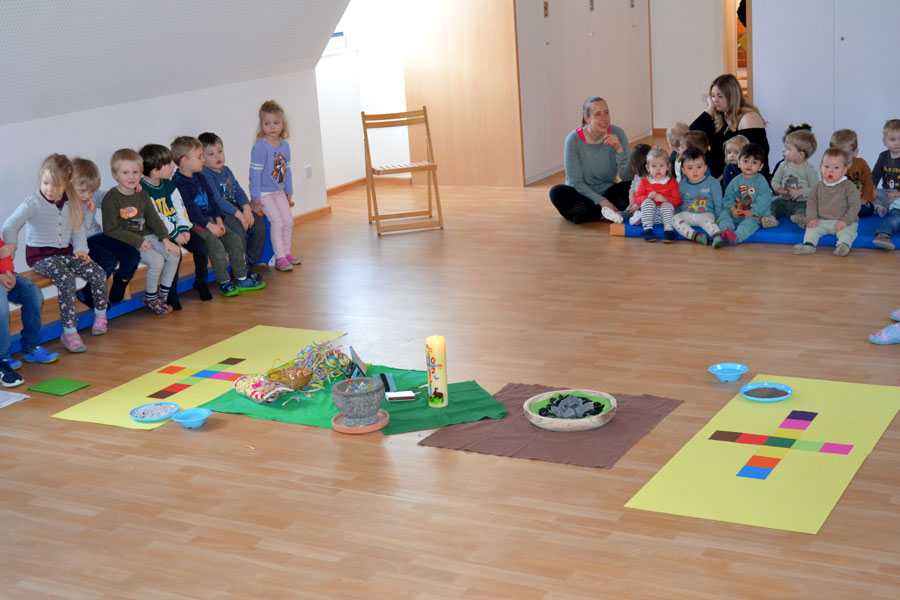 Aschenkreuzauflegung im Kindergarten Marienheim Kastl
